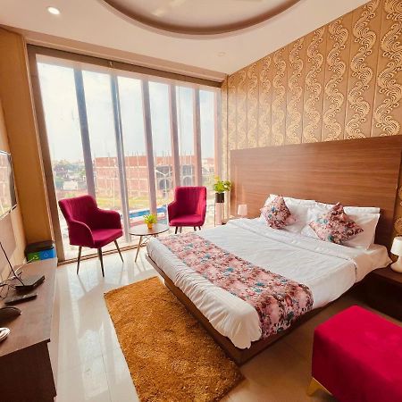 Hotel Pearl Grand, Zirakpur - Top Rated & Most Awarded Property In Tricity Chandigarh Exterior photo
