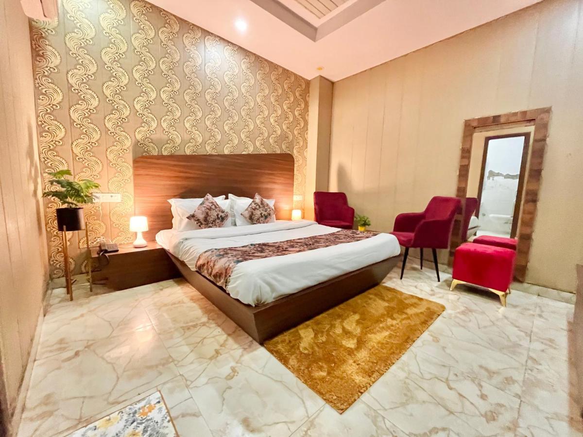 Hotel Pearl Grand, Zirakpur - Top Rated & Most Awarded Property In Tricity Chandigarh Exterior photo